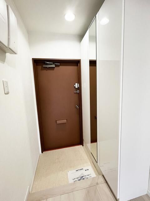 2LDK Apartment for Sale in Isogo-ku, Yokohama, 53.88 sqm - Thumbnail 2