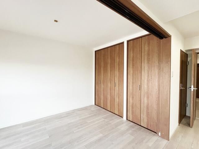 2LDK Apartment for Sale in Isogo-ku, Yokohama, 53.88 sqm - Thumbnail 4