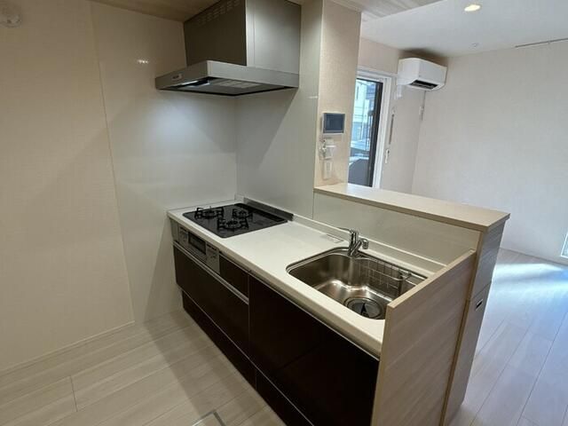 New 2LDK Apartment for Rent in Yokohama's Nagao-dai - Thumbnail 3