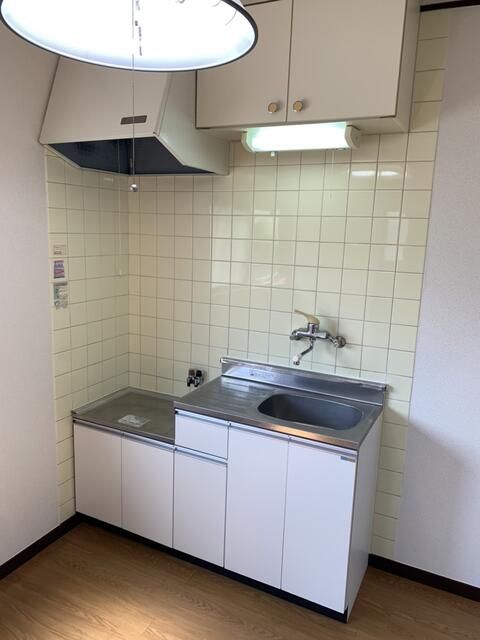 1K Apartment for Rent in Nakano, Tokyo - 70,000 Yen - Thumbnail 4