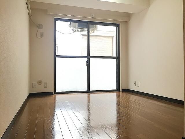 1K Apartment for Rent in Mukogaoka, Bunkyo, Tokyo - 67,000 Yen - Thumbnail 4