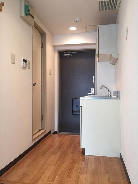1K Apartment for Rent in Mukogaoka, Bunkyo, Tokyo - 67,000 Yen - Thumbnail 2