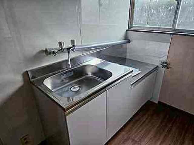 Terrace House for Rent with Shop Potential in Hino, Tokyo - Thumbnail 3