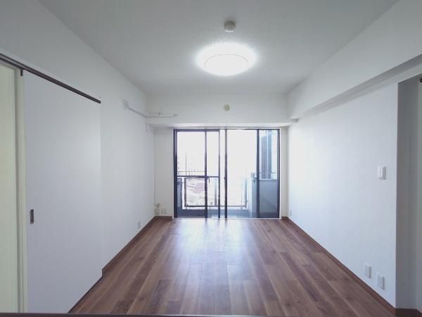 1LDK Apartment for Sale in Nerima, Tokyo - 52.64m² - Thumbnail 2