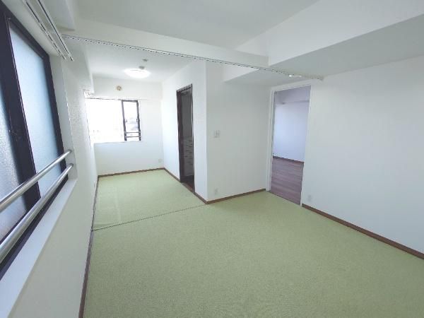 1LDK Apartment for Sale in Nerima, Tokyo - 52.64m² - Thumbnail 4
