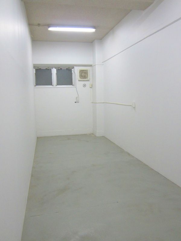Warehouse for Rent in Nakano-Sakaue, Tokyo with 24-Hour Security - Thumbnail 3