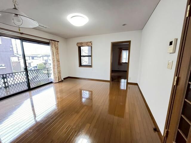 Used Detached House in Yokosuka, Kanagawa - 4SLDK, 131.66 sqm - Thumbnail 3