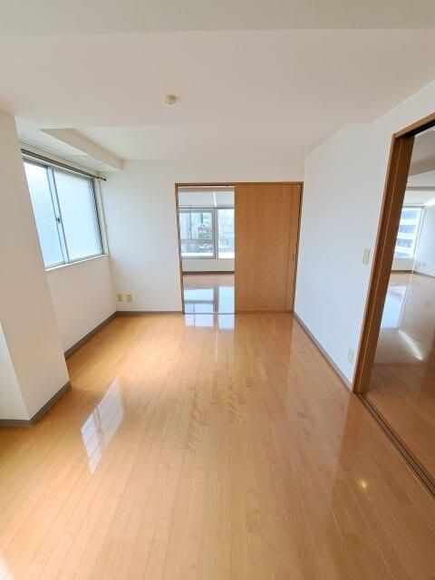 2LDK Apartment for Rent in Fukushima City, 72.85 sqm - Thumbnail 4