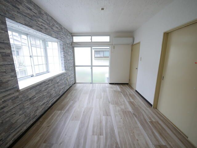 2LDK Terrace House for Rent in Nagareyama, Chiba - Thumbnail 3