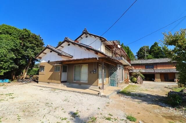 8DK House for Sale in Kitsuki, Oita with 992 sqm Land - Image 7