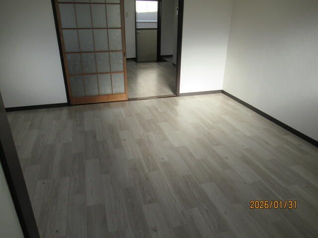 2LDK Apartment in Kunitachi, Tokyo Near JR Nambu Line - Thumbnail 3