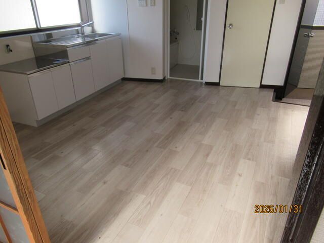 2LDK Apartment in Kunitachi, Tokyo Near JR Nambu Line - Thumbnail 2