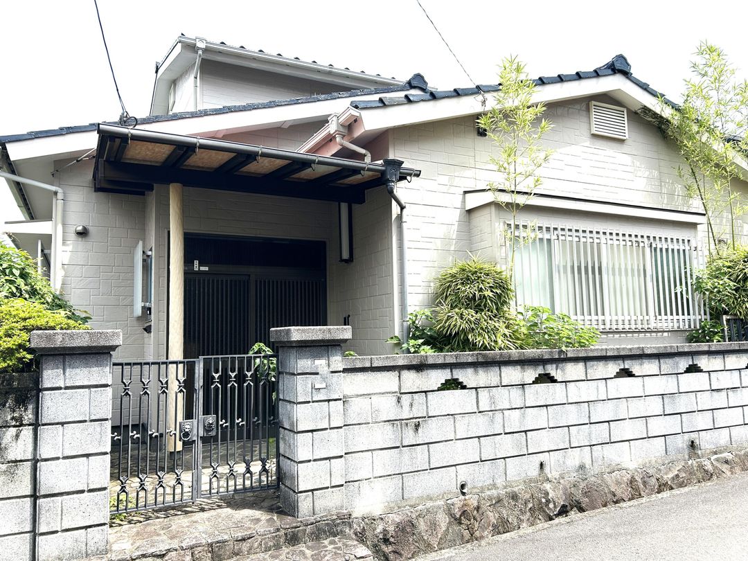 104 Tsubo Land with Vacant House for Renovation in Nagasaki - Main Image
