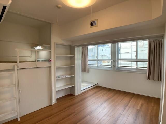 2LDK Apartment for Rent in Shibuya, Tokyo - Thumbnail 3