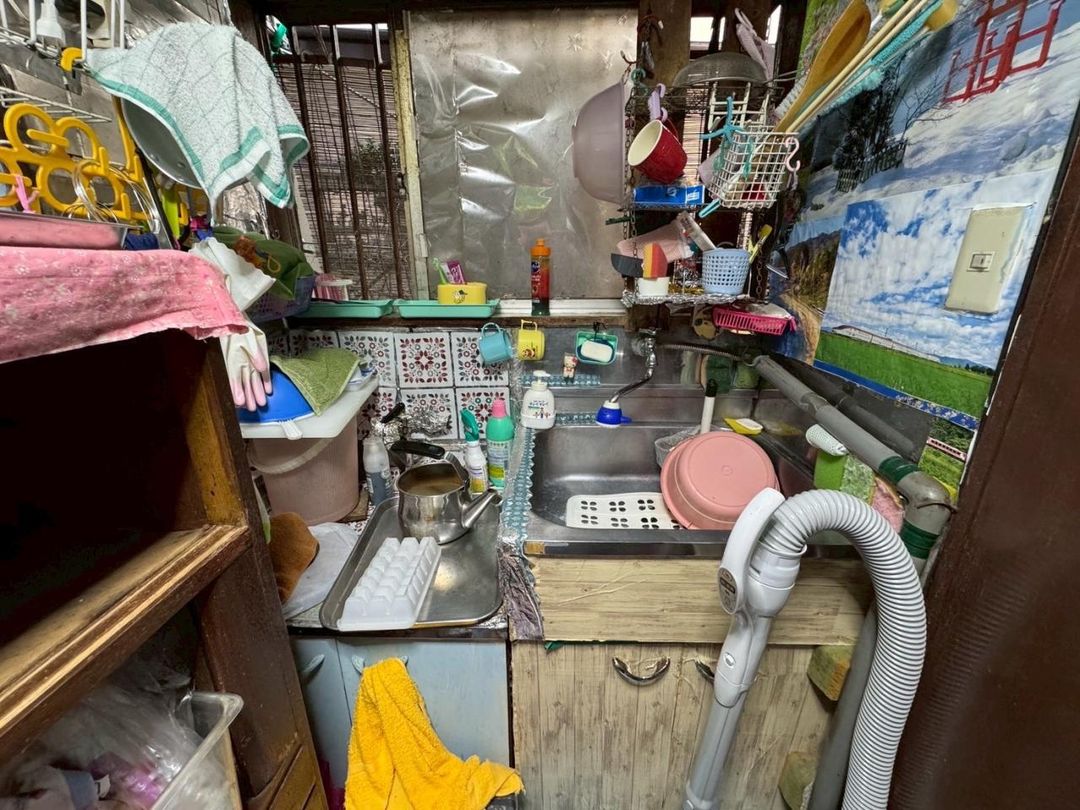 1975 Wooden 3DK House for Sale in Higashiyamato, Tokyo - Thumbnail 4