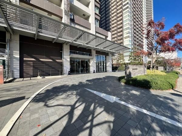 BRILLIA Ariake Sky Tower 2LDK Apartment for Sale in Koto, Tokyo - Thumbnail 3