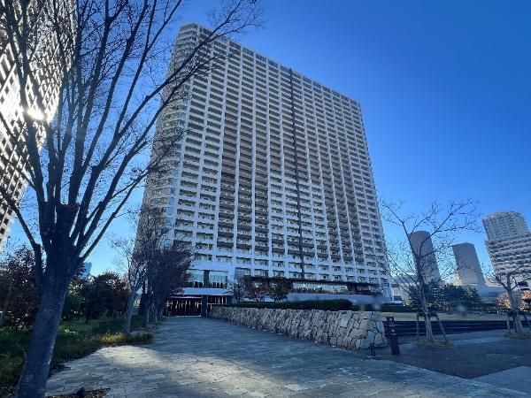 BRILLIA Ariake Sky Tower 2LDK Apartment for Sale in Koto, Tokyo - Thumbnail 2