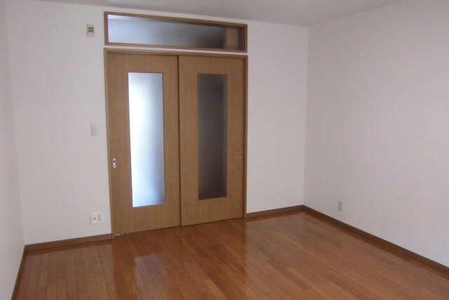 1K Apartment for Rent in Chuo City, Yamanashi - 57,000 Yen - Thumbnail 3