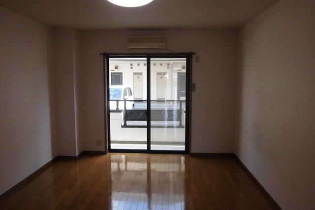 1K Apartment for Rent in Chuo City, Yamanashi - 57,000 Yen - Thumbnail 2