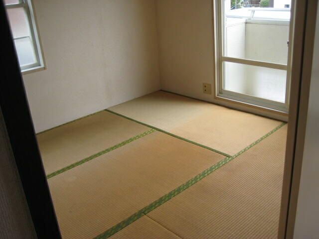 Sakura House 2DK Apartment for Rent in Yotsukaido, Chiba - Thumbnail 3