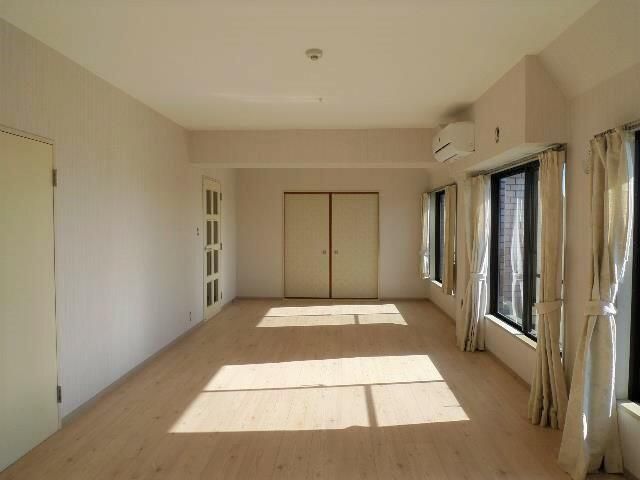 Spacious 4LDK Apartment in Maebashi, Gunma - Thumbnail 3