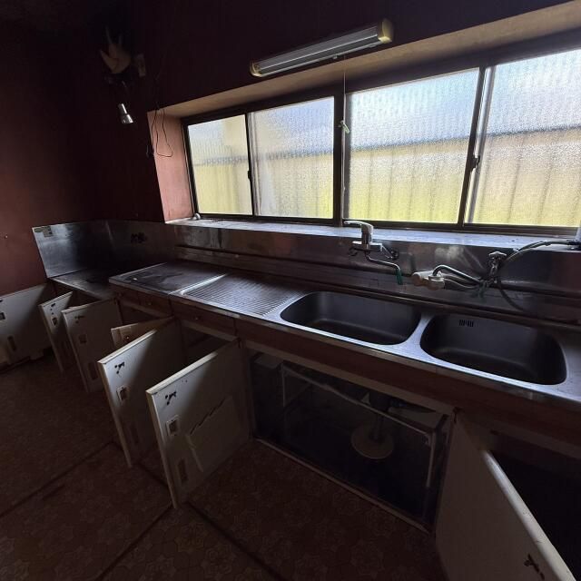 7SDK House for Sale in Oyabe, Toyama with Garden and Parking - Thumbnail 2