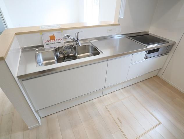 New 4LDK House in Omura, Nagasaki with Seismic Damping - Thumbnail 2