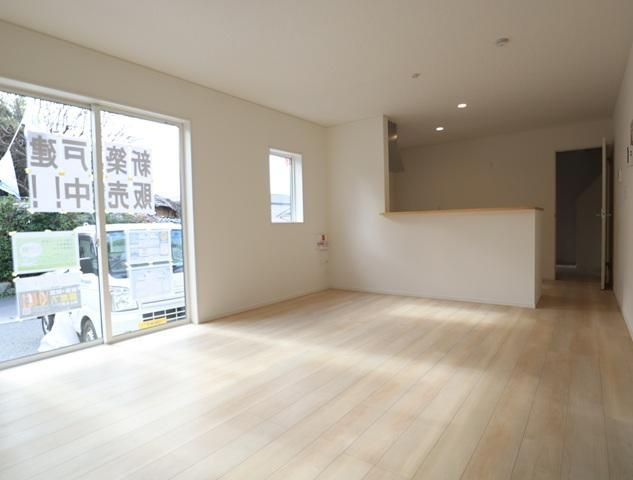 New 4LDK House in Omura, Nagasaki with Seismic Damping - Thumbnail 4