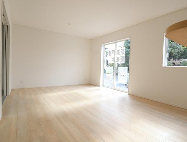 New 4LDK House in Omura, Nagasaki with Seismic Damping - Thumbnail 3