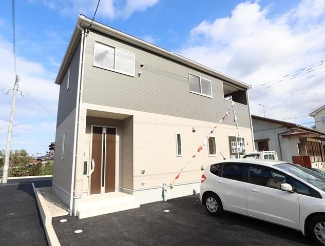 New 4LDK House in Omura, Nagasaki with Seismic Damping - Main Image