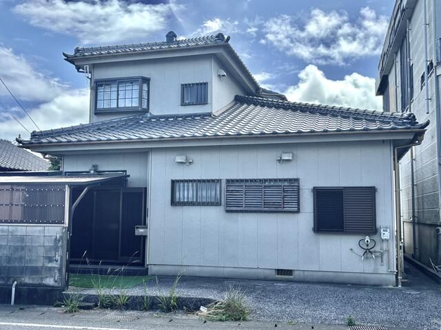 Chiba Coastal House for Sale: 5DK Near Beach with Parking - Thumbnail 2