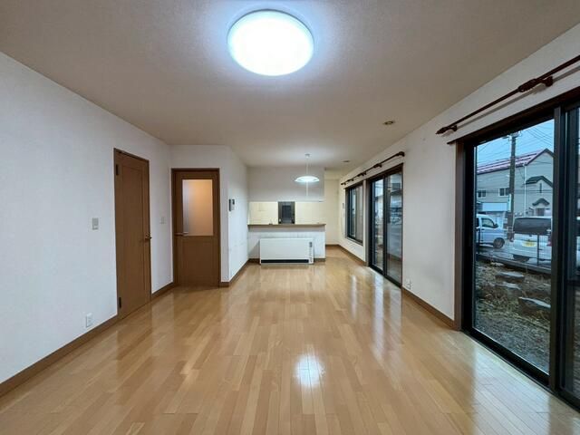3LDK House for Rent in Akita City with Office Use Potential - Thumbnail 3