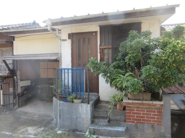 1949 Wooden House in Kitakyushu with Free Parking - Thumbnail 2