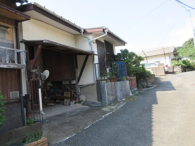 1949 Wooden House in Kitakyushu with Free Parking - Thumbnail 4