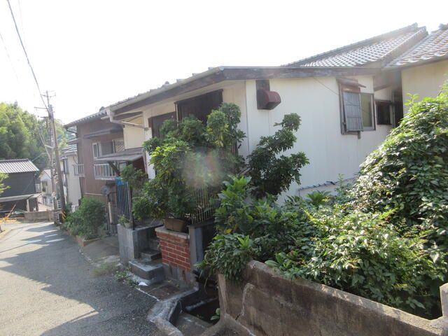 1949 Wooden House in Kitakyushu with Free Parking - Thumbnail 3