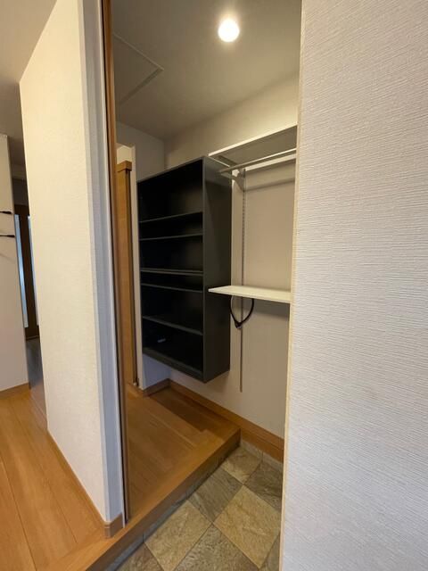 4SLDK House for Sale in Himeji, Hyogo | 2015 Build, 3 Parking - Thumbnail 4
