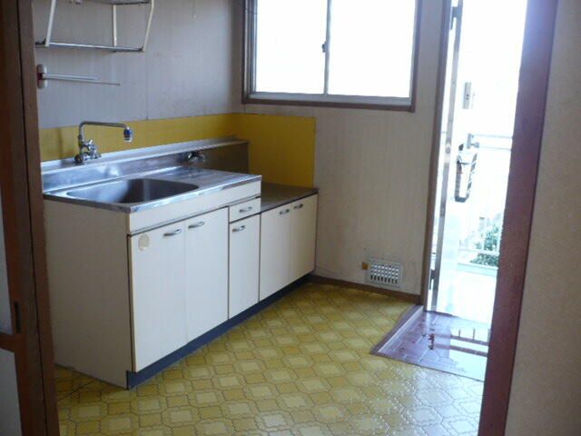 2DK Apartment for Rent in Hitachi, Ibaraki - Thumbnail 3