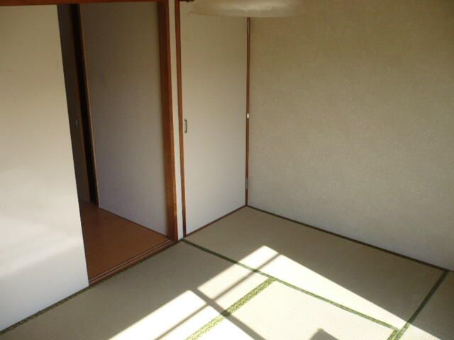 2DK Apartment for Rent in Hitachi, Ibaraki - Thumbnail 2