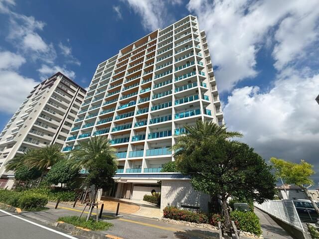 Premist Toyoshiki Sea and Parks 2LDK Condo in Tomigusuku - Thumbnail 2