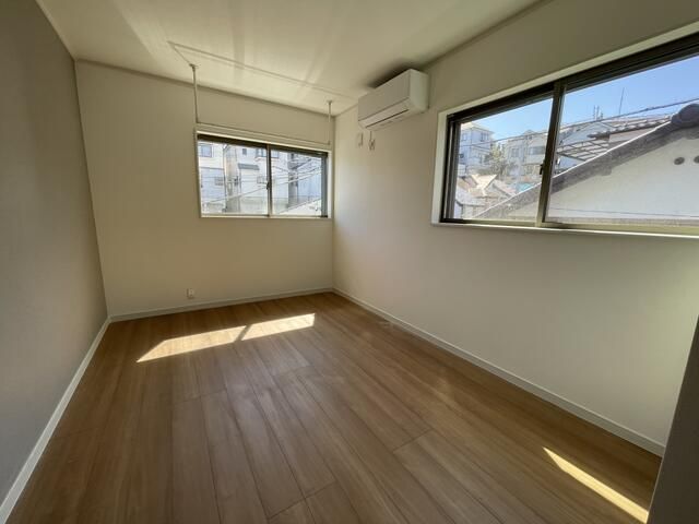 1K Apartment for Rent in Kōnan-ku, Yokohama - Thumbnail 3