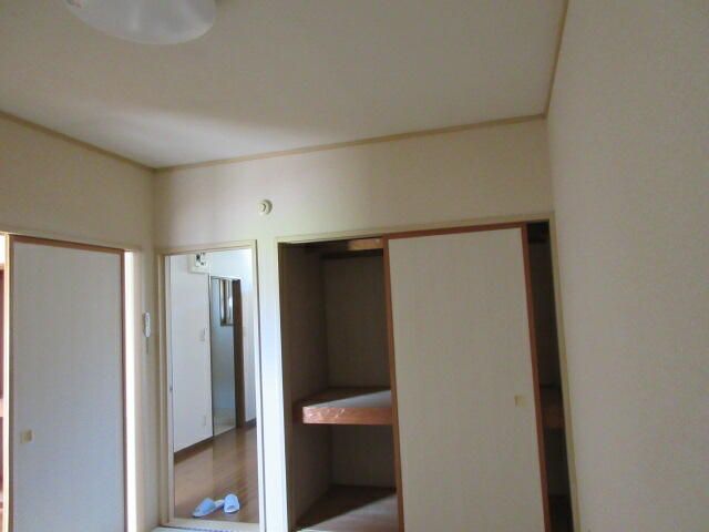 2DK Apartment for Rent in Oshu City, Iwate - Thumbnail 3