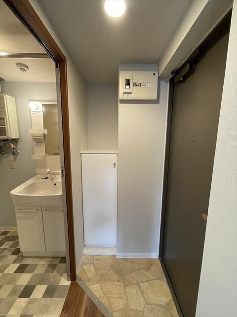 1K Apartment for Rent in Higashi-ku, Sapporo, Hokkaido - Thumbnail 2