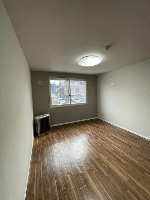1K Apartment for Rent in Higashi-ku, Sapporo, Hokkaido - Thumbnail 4