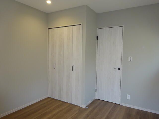 2LDK House for Rent in Shinjuku, Tokyo - Quiet Residential Area - Thumbnail 3