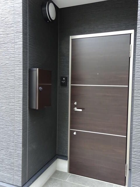 2LDK House for Rent in Shinjuku, Tokyo - Quiet Residential Area - Thumbnail 2
