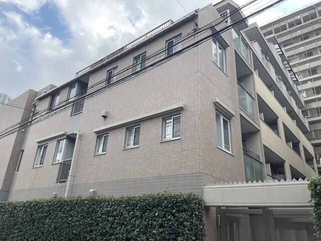 1K Apartment for Sale in West Shinjuku, Tokyo | 25.62 sqm - Thumbnail 2