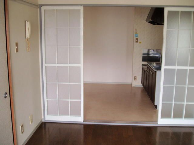 3DK Apartment in Aoba Ward, Sendai City, Miyagi - Thumbnail 2