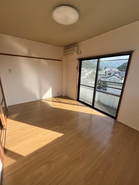 2DK Apartment for Rent in Tsuru, Yamanashi - Near Tsuru-shi Station - Thumbnail 3
