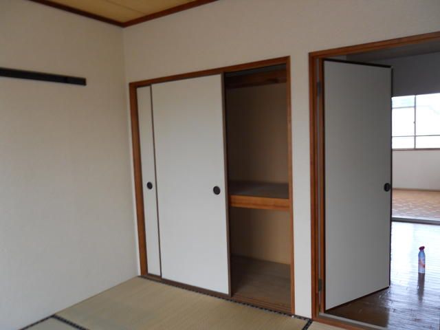 3DK Apartment for Rent in Tsukuba, Ibaraki - 52 sqm - Thumbnail 2