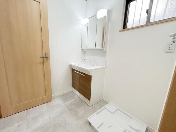 3LDK Detached House for Sale in Hino, Tokyo - Thumbnail 3